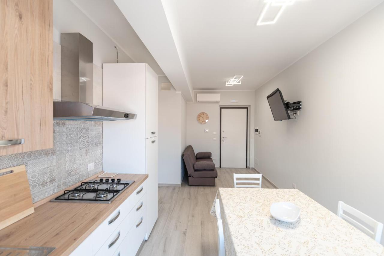 Appartamento Moderno In Centro Citta SantʼAgata di Militello Exterior foto
